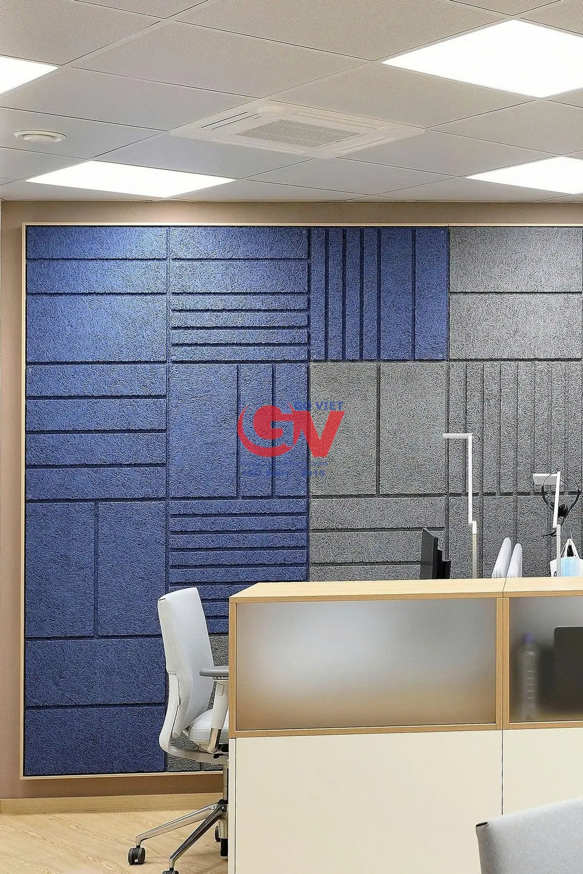 Phòng dựng phim, studio âm thanh ốp kín tường và trần bằng len gỗ tiêu âm